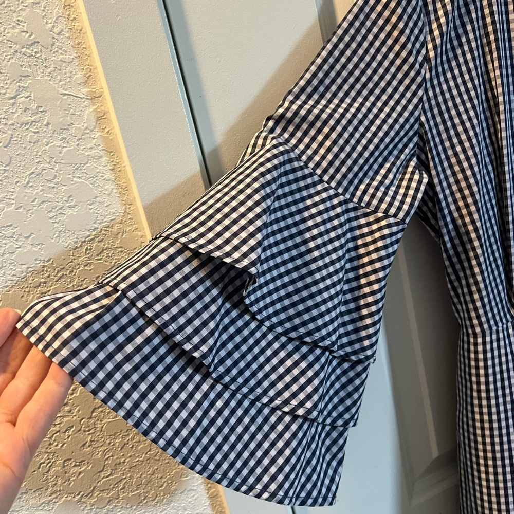 NWT Selling a beautiful Calvin Klein dress for women!
New,Size: 4.